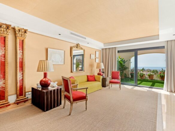 FOR SALE 🇪🇸🇬🇧 – Luxury 3-Bedroom Penthouse with Panoramic Sea Views | La Quinta, Benahavís 🇪🇸