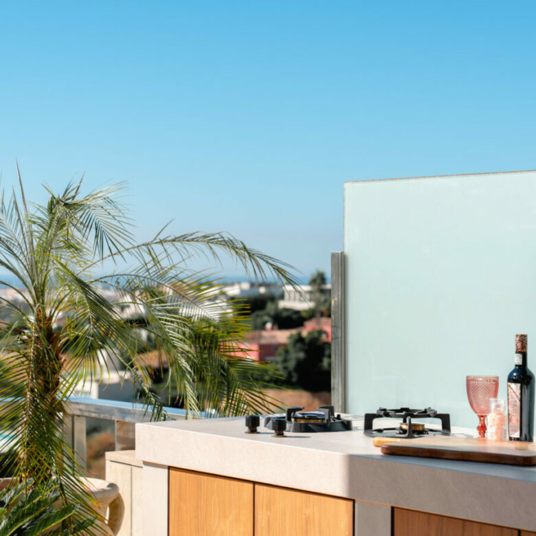 For sale 🌅 Stunning Modern Apartment with Panoramic Sea Views – La Cerquilla, Nueva Andalucía