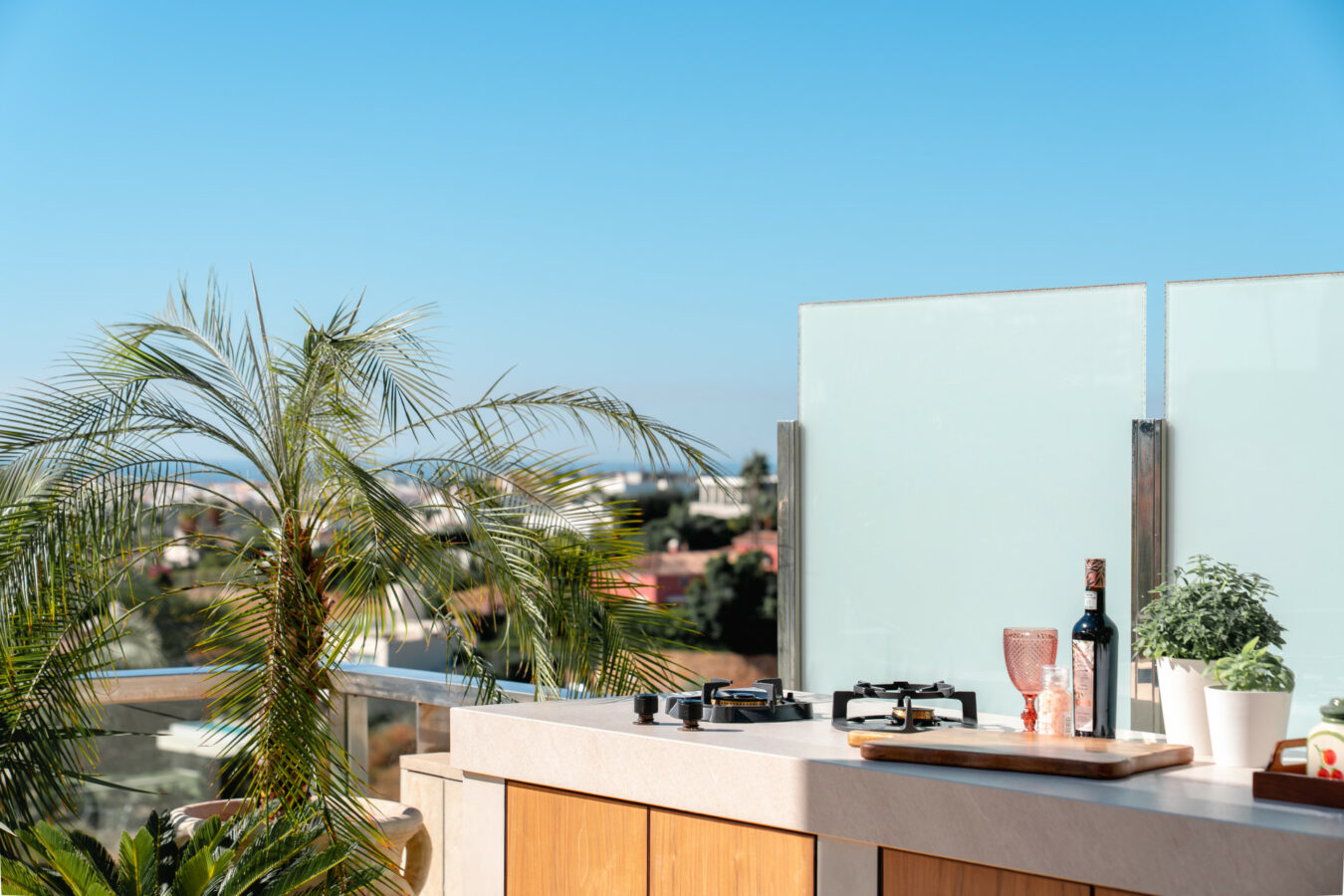 6daa818b-91c1-4959-93a4-d0b3410f9ba1 For sale 🌅 Stunning Modern Apartment with Panoramic Sea Views – La Cerquilla, Nueva Andalucía