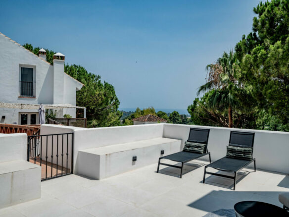 For Sale: Stunning 3-Bedroom Duplex in Aloha 🏡☀️