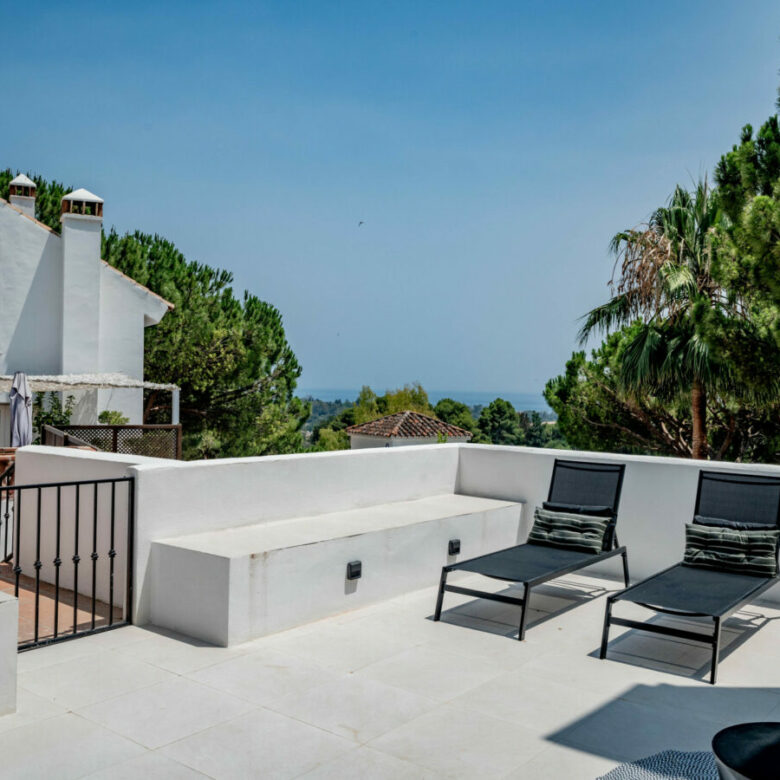 For Sale: Stunning 3-Bedroom Duplex in Aloha 🏡☀️