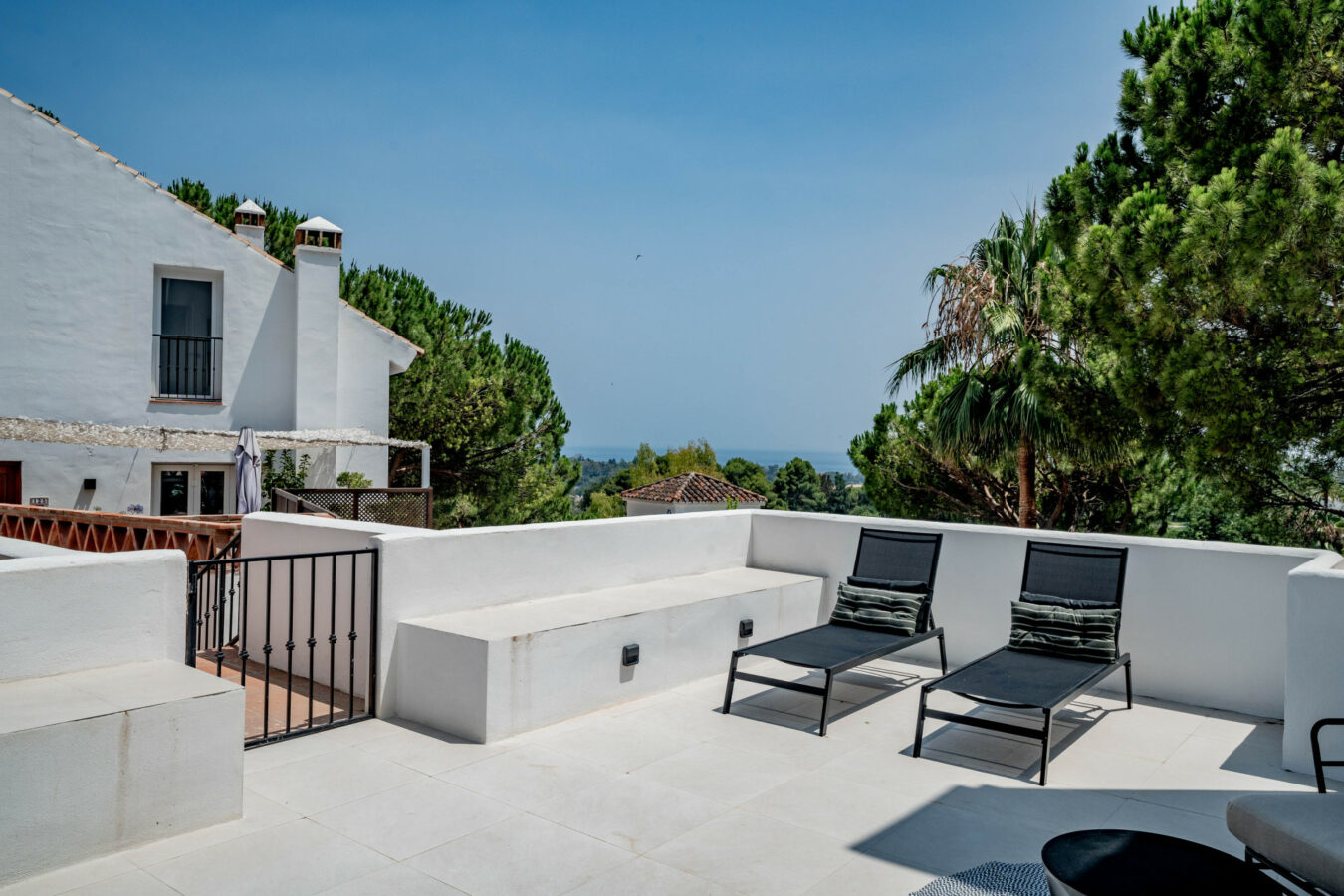 For Sale: Stunning 3-Bedroom Duplex in Aloha 🏡☀️