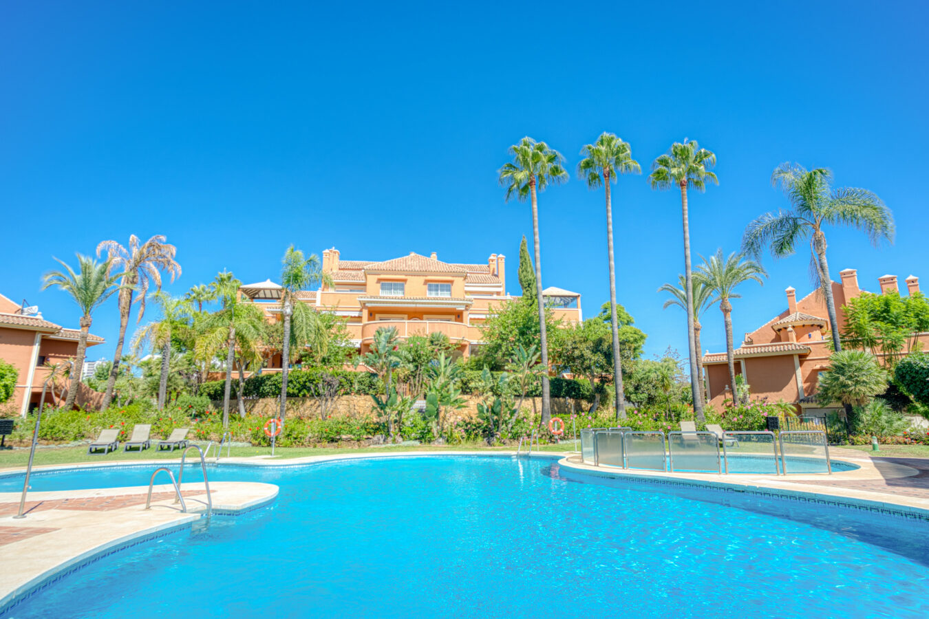 72715497-1060-486e-b63b-2134f120fdb4 🌅 Beautiful South-Facing Duplex Penthouse with Stunning Sea Views – Andalucía Alta, Nueva Andalucía 🌴