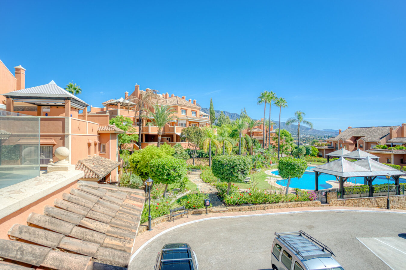 783976b3-c235-45b3-89bc-0b87e5b6b30f 🌅 Beautiful South-Facing Duplex Penthouse with Stunning Sea Views – Andalucía Alta, Nueva Andalucía 🌴
