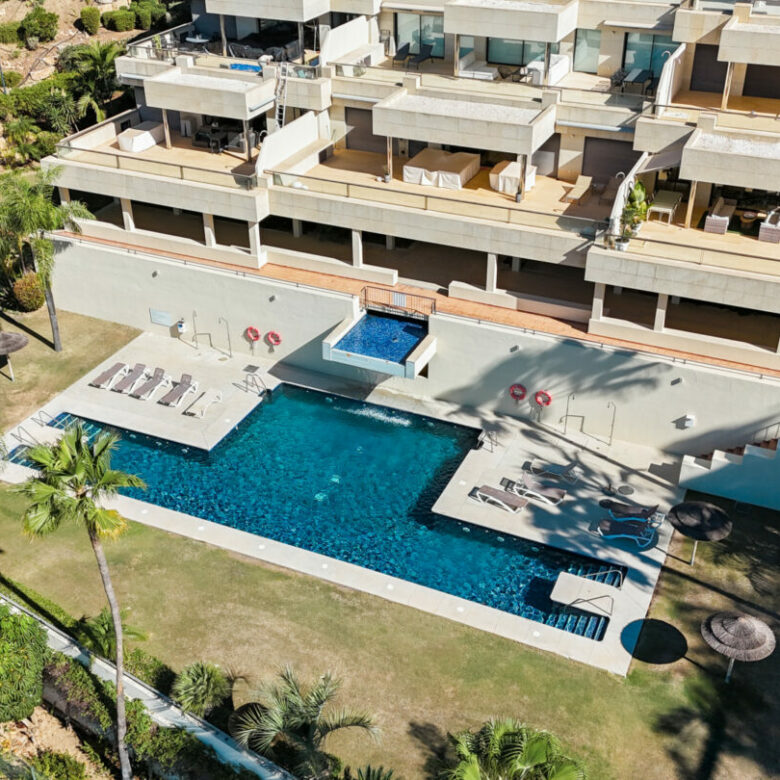 For sale 🌅 Stunning Modern Apartment with Panoramic Sea Views – La Cerquilla, Nueva Andalucía