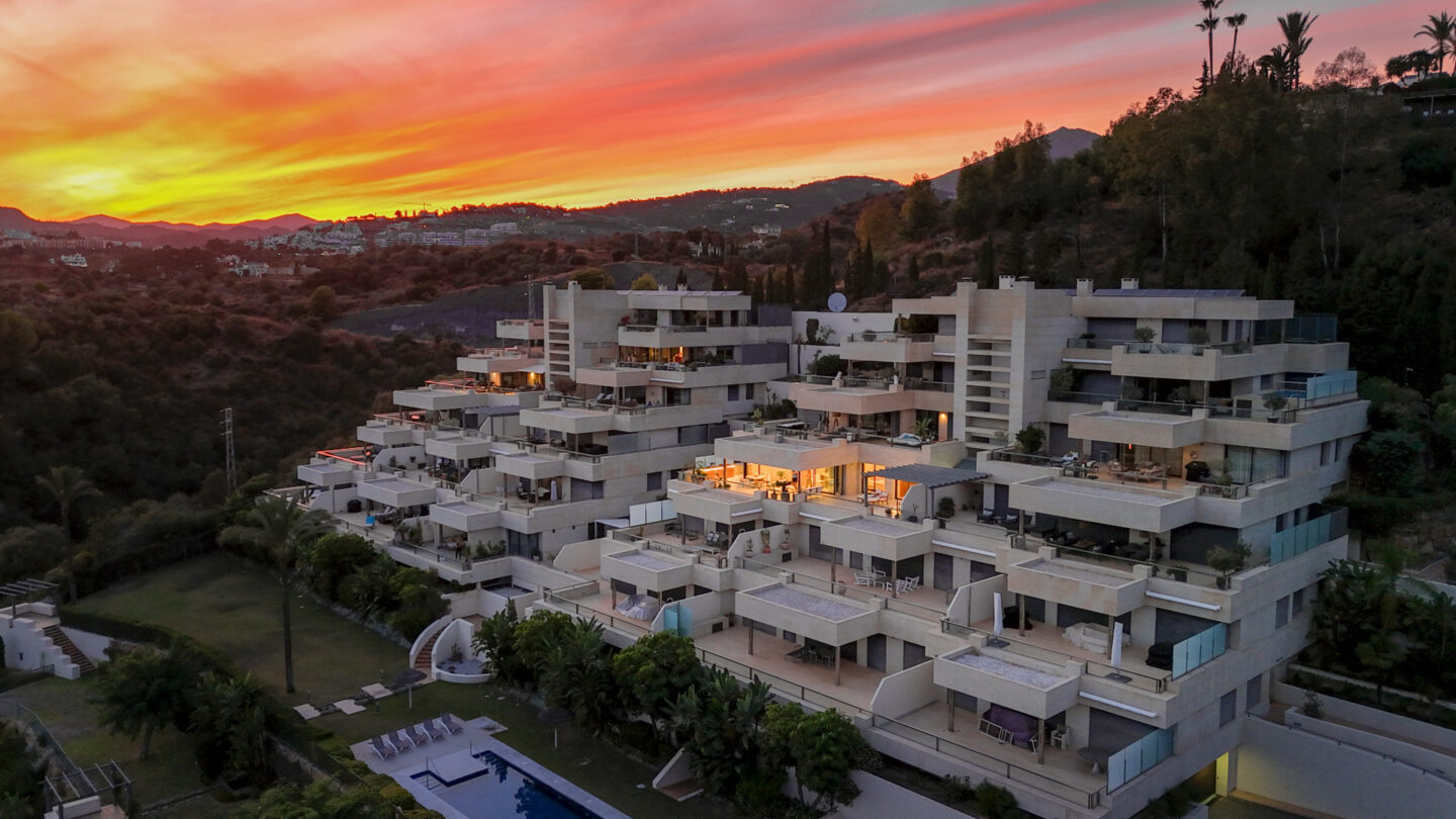7ece7744-770e-44ac-a1d2-c17209110dfc For sale 🌅 Stunning Modern Apartment with Panoramic Sea Views – La Cerquilla, Nueva Andalucía