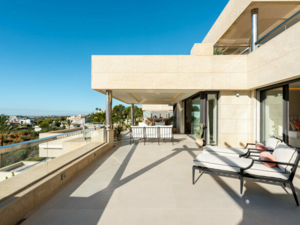 For sale 🌅 Stunning Modern Apartment with Panoramic Sea Views – La Cerquilla, Nueva Andalucía