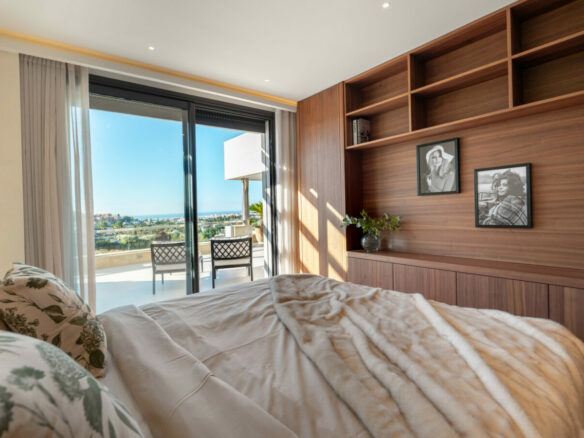 For sale 🌅 Stunning Modern Apartment with Panoramic Sea Views – La Cerquilla, Nueva Andalucía