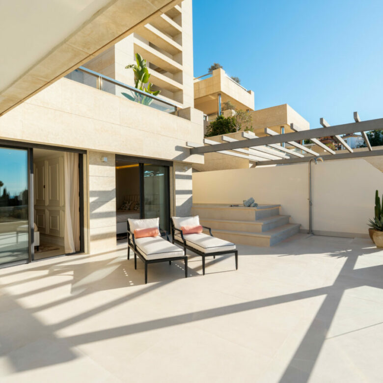 For sale 🌅 Stunning Modern Apartment with Panoramic Sea Views – La Cerquilla, Nueva Andalucía