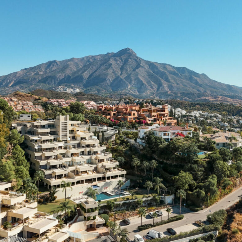 For sale 🌅 Stunning Modern Apartment with Panoramic Sea Views – La Cerquilla, Nueva Andalucía