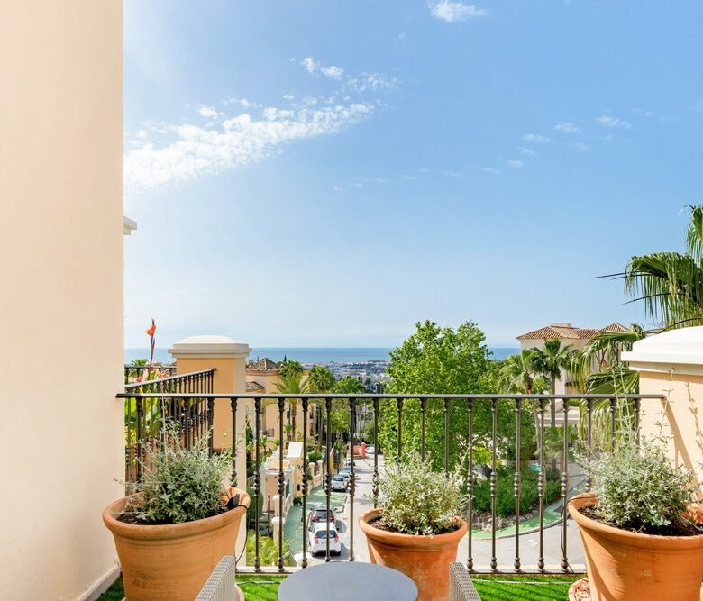 FOR SALE 🇪🇸🇬🇧 – Luxury 3-Bedroom Penthouse with Panoramic Sea Views | La Quinta, Benahavís 🇪🇸