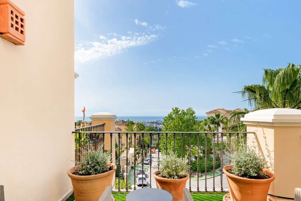 FOR SALE 🇪🇸🇬🇧 – Luxury 3-Bedroom Penthouse with Panoramic Sea Views | La Quinta, Benahavís 🇪🇸