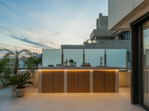 For sale 🌅 Stunning Modern Apartment with Panoramic Sea Views – La Cerquilla, Nueva Andalucía