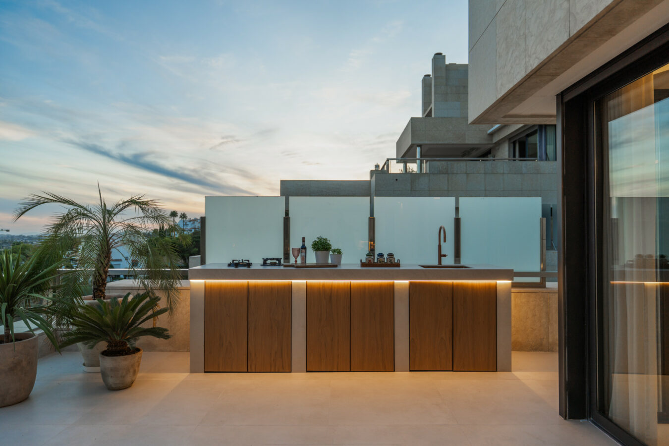 a08f2e9c-cfd6-4a49-b24c-4e71846a7588 For sale 🌅 Stunning Modern Apartment with Panoramic Sea Views – La Cerquilla, Nueva Andalucía