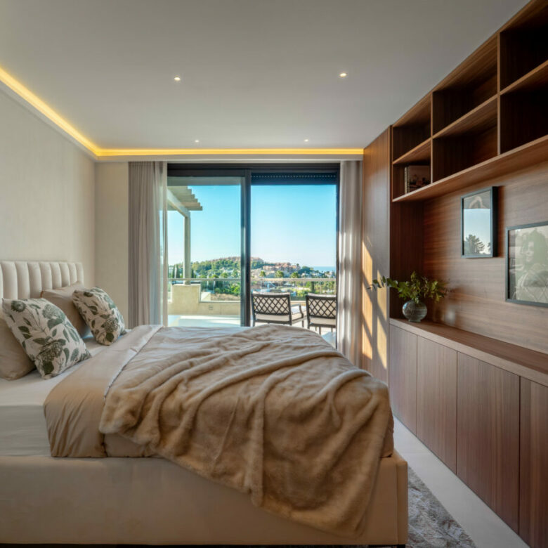 For sale 🌅 Stunning Modern Apartment with Panoramic Sea Views – La Cerquilla, Nueva Andalucía