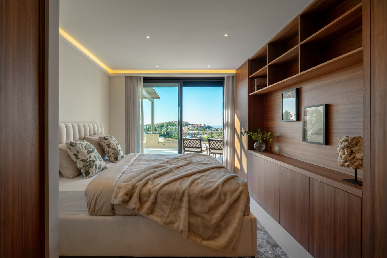 a39531ec-a1d4-4afe-a6a9-e82ccca4e211 For sale 🌅 Stunning Modern Apartment with Panoramic Sea Views – La Cerquilla, Nueva Andalucía