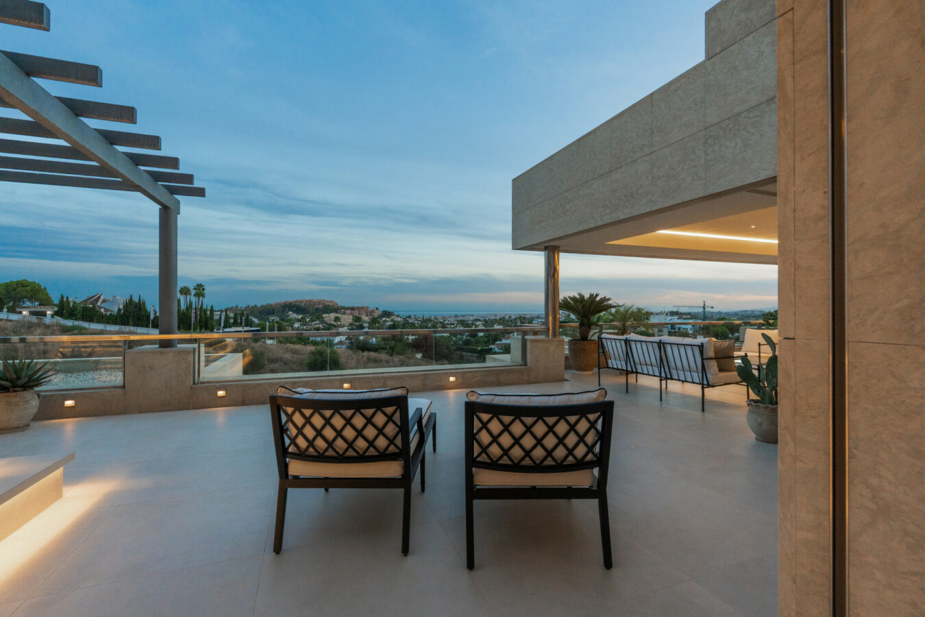 adac5389-0eff-4973-bff2-ee156acf834b For sale 🌅 Stunning Modern Apartment with Panoramic Sea Views – La Cerquilla, Nueva Andalucía