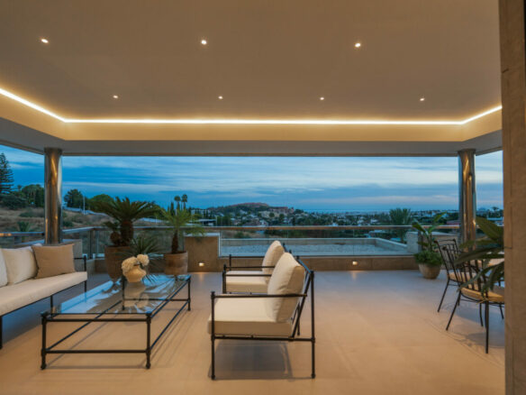 For sale 🌅 Stunning Modern Apartment with Panoramic Sea Views – La Cerquilla, Nueva Andalucía