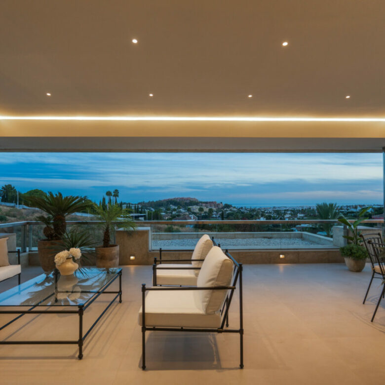 For sale 🌅 Stunning Modern Apartment with Panoramic Sea Views – La Cerquilla, Nueva Andalucía
