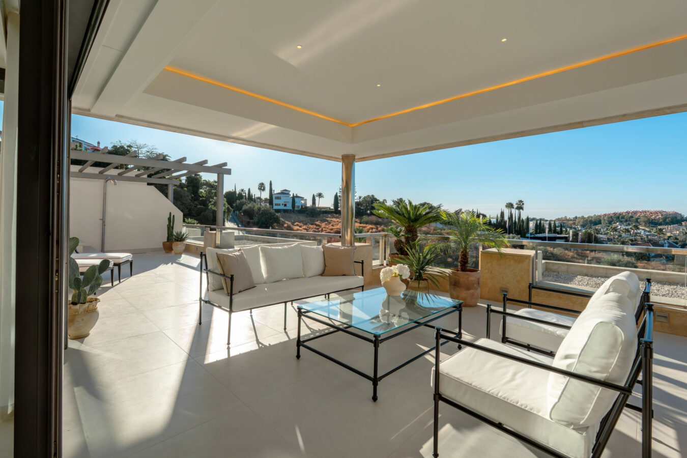c1352c56-253a-428a-abbd-6483f2818a97 For sale 🌅 Stunning Modern Apartment with Panoramic Sea Views – La Cerquilla, Nueva Andalucía