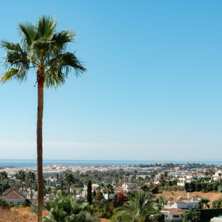 For sale 🌅 Stunning Modern Apartment with Panoramic Sea Views – La Cerquilla, Nueva Andalucía