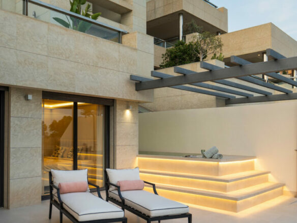 For sale 🌅 Stunning Modern Apartment with Panoramic Sea Views – La Cerquilla, Nueva Andalucía