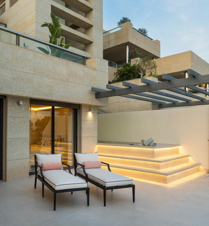 For sale 🌅 Stunning Modern Apartment with Panoramic Sea Views – La Cerquilla, Nueva Andalucía