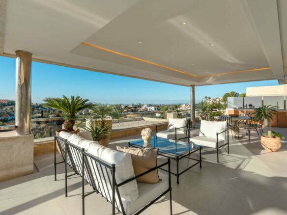For sale 🌅 Stunning Modern Apartment with Panoramic Sea Views – La Cerquilla, Nueva Andalucía
