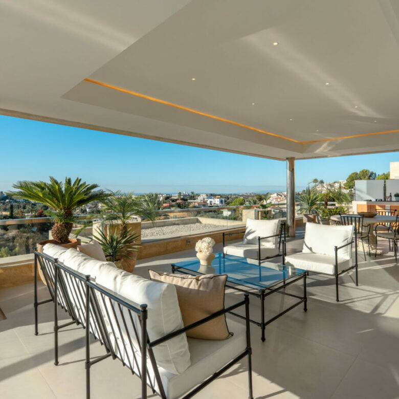 For sale 🌅 Stunning Modern Apartment with Panoramic Sea Views – La Cerquilla, Nueva Andalucía