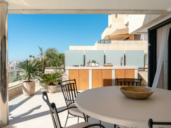 For sale 🌅 Stunning Modern Apartment with Panoramic Sea Views – La Cerquilla, Nueva Andalucía