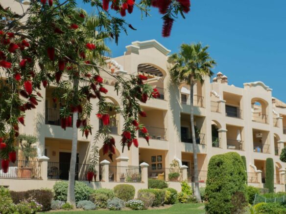 FOR SALE 🇪🇸🇬🇧 – Luxury 3-Bedroom Penthouse with Panoramic Sea Views | La Quinta, Benahavís 🇪🇸
