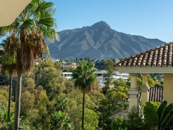 For sale 🌟 Middle Floor Apartment | Les Belvederes, Nueva Andalucía