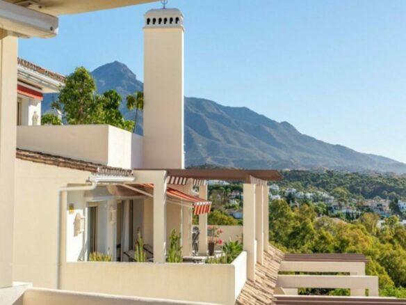 For sale 🌟 Middle Floor Apartment | Les Belvederes, Nueva Andalucía