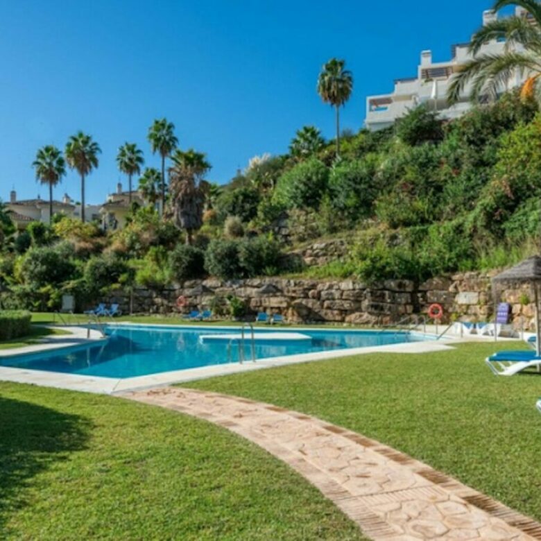 For sale 🌟 Middle Floor Apartment | Les Belvederes, Nueva Andalucía