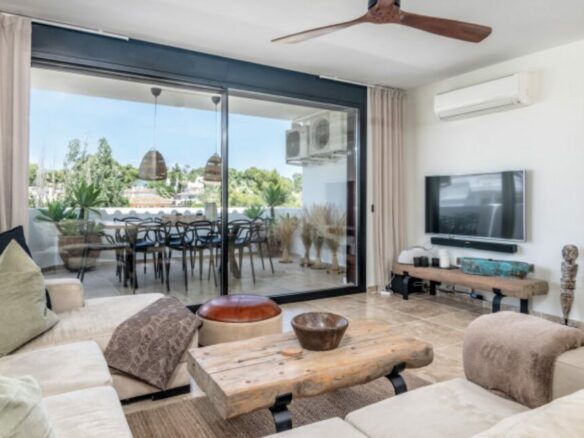 For Sale: Renovated 3-Bedroom Duplex Penthouse in La Maestranza 🌟🏡