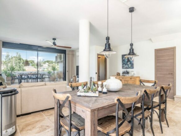For Sale: Renovated 3-Bedroom Duplex Penthouse in La Maestranza 🌟🏡