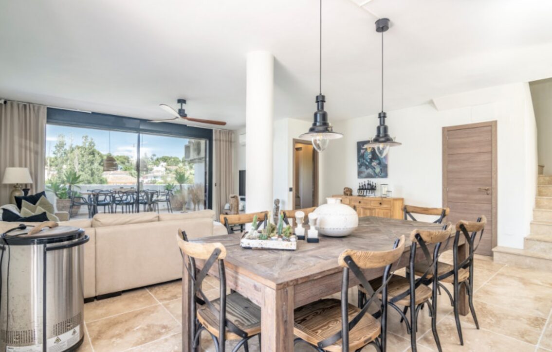 For Sale: Renovated 3-Bedroom Duplex Penthouse in La Maestranza 🌟🏡