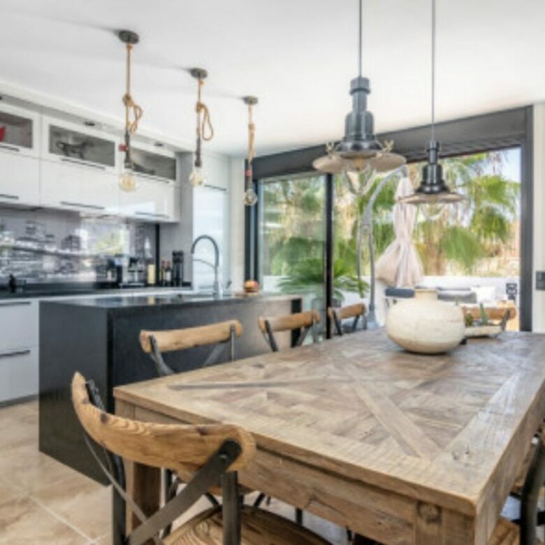For Sale: Renovated 3-Bedroom Duplex Penthouse in La Maestranza 🌟🏡