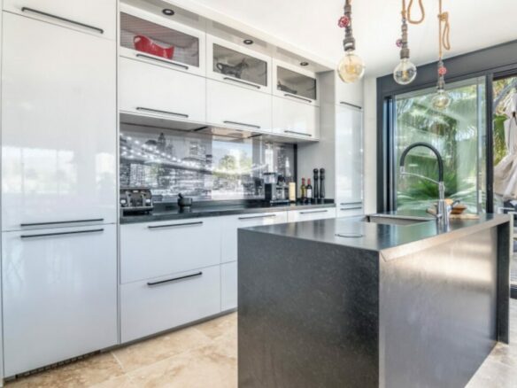 For Sale: Renovated 3-Bedroom Duplex Penthouse in La Maestranza 🌟🏡