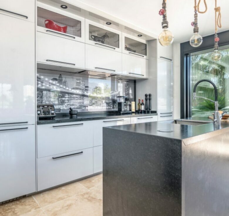 For Sale: Renovated 3-Bedroom Duplex Penthouse in La Maestranza 🌟🏡