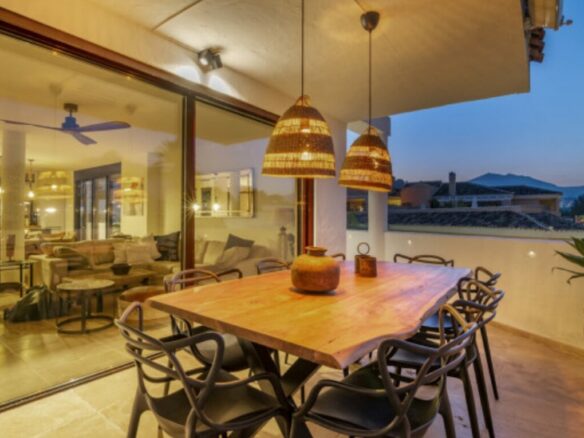 For Sale: Renovated 3-Bedroom Duplex Penthouse in La Maestranza 🌟🏡