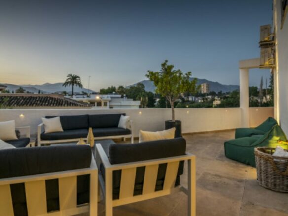 For Sale: Renovated 3-Bedroom Duplex Penthouse in La Maestranza 🌟🏡