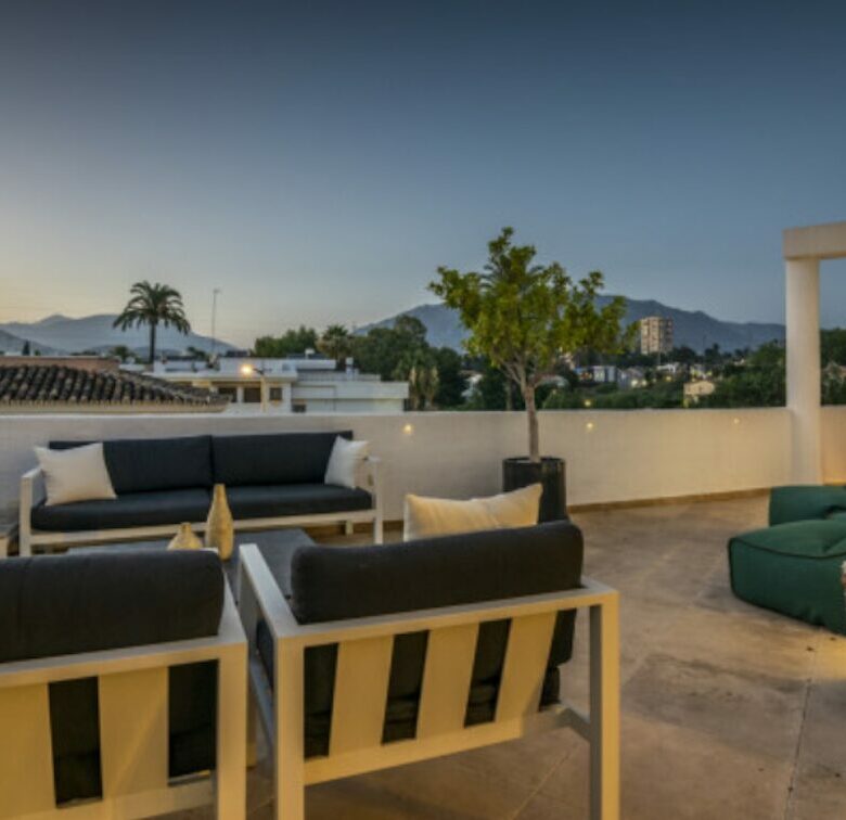 For Sale: Renovated 3-Bedroom Duplex Penthouse in La Maestranza 🌟🏡