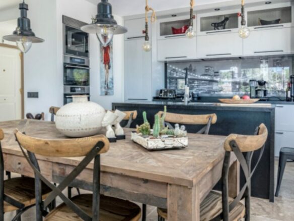 For Sale: Renovated 3-Bedroom Duplex Penthouse in La Maestranza 🌟🏡