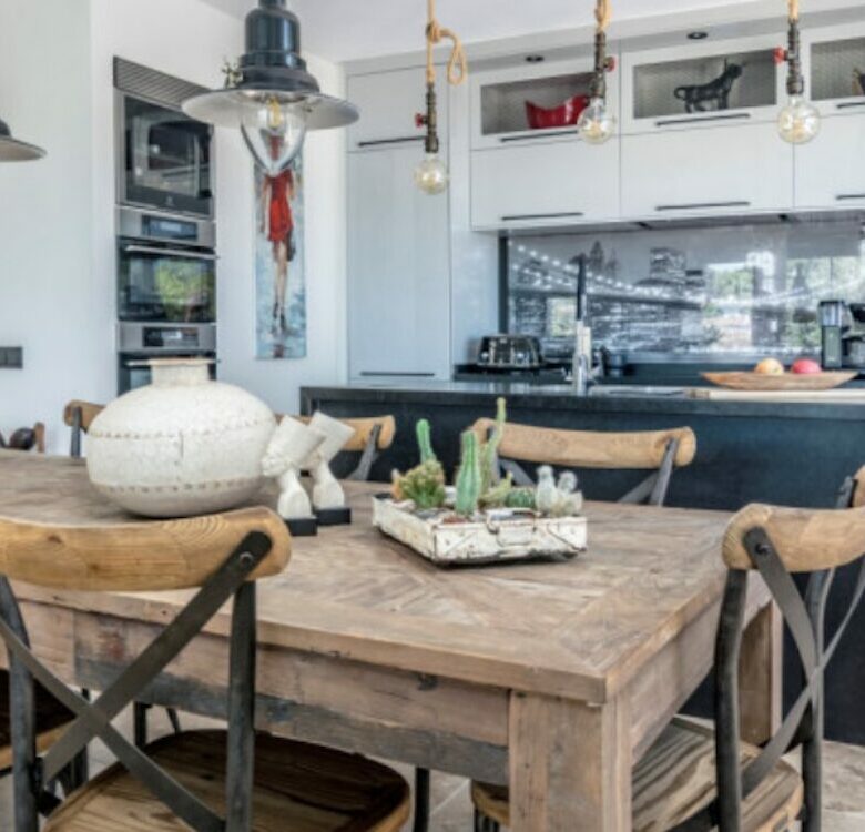 For Sale: Renovated 3-Bedroom Duplex Penthouse in La Maestranza 🌟🏡