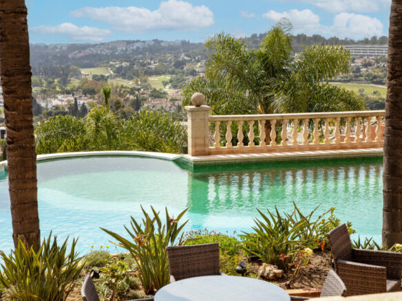 🇪🇸 For Sale  3-Bedroom Turnkey Penthouse in Nueva Andalucía, Marbella 🇪🇸