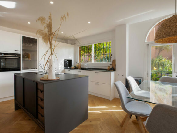 🇪🇸 For Sale  3-Bedroom Turnkey Penthouse in Nueva Andalucía, Marbella 🇪🇸