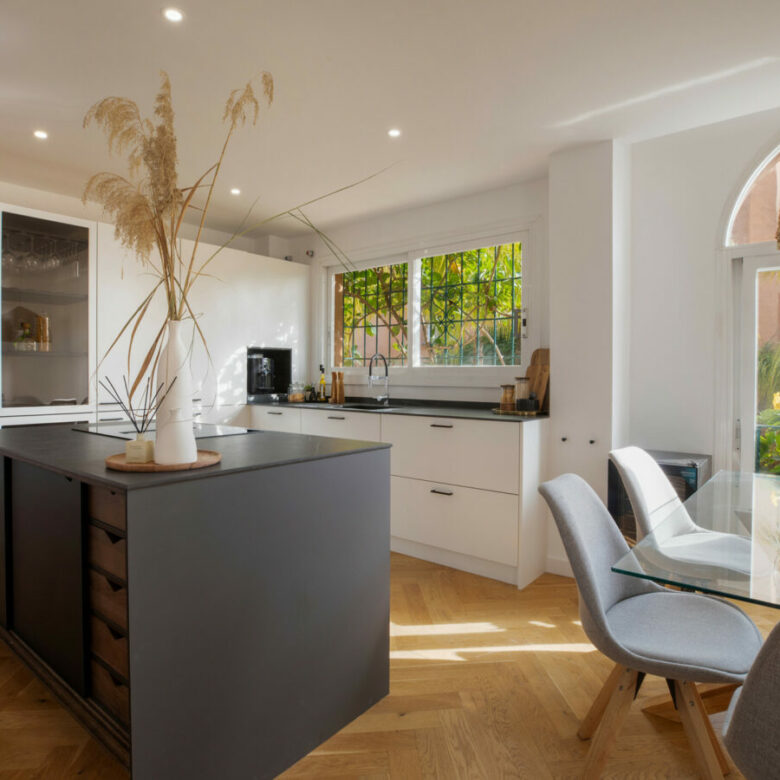 🇪🇸 For Sale  3-Bedroom Turnkey Penthouse in Nueva Andalucía, Marbella 🇪🇸