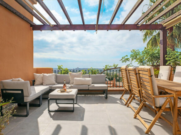 🇪🇸 For Sale  3-Bedroom Turnkey Penthouse in Nueva Andalucía, Marbella 🇪🇸