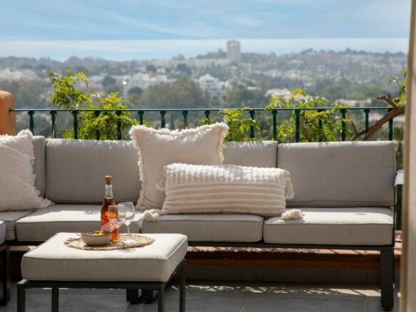 🇪🇸 For Sale  3-Bedroom Turnkey Penthouse in Nueva Andalucía, Marbella 🇪🇸